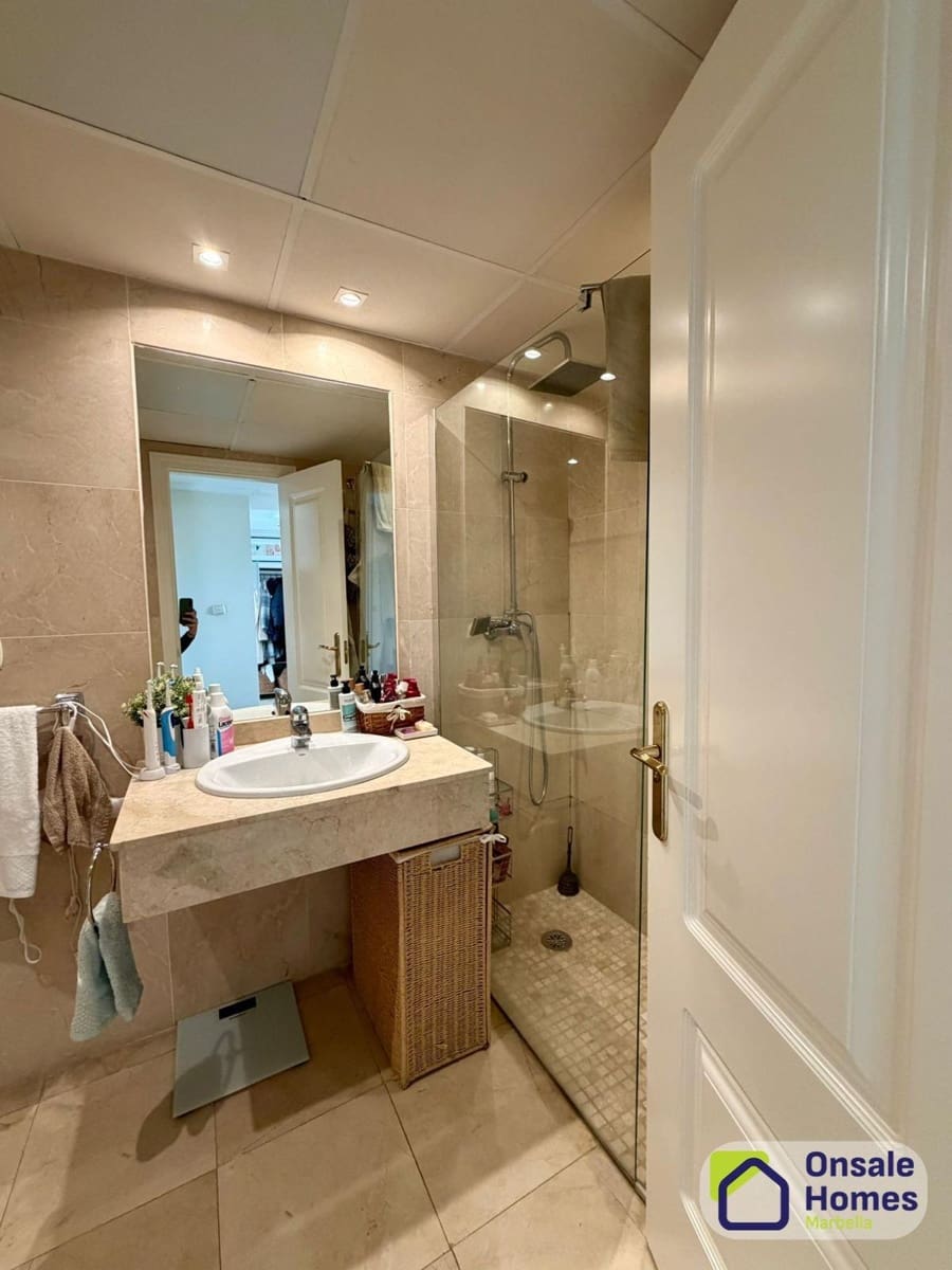 2 bedroom Apartment for sale in Rio Real with pool garage - € 395,000 (Ref: 9427149)