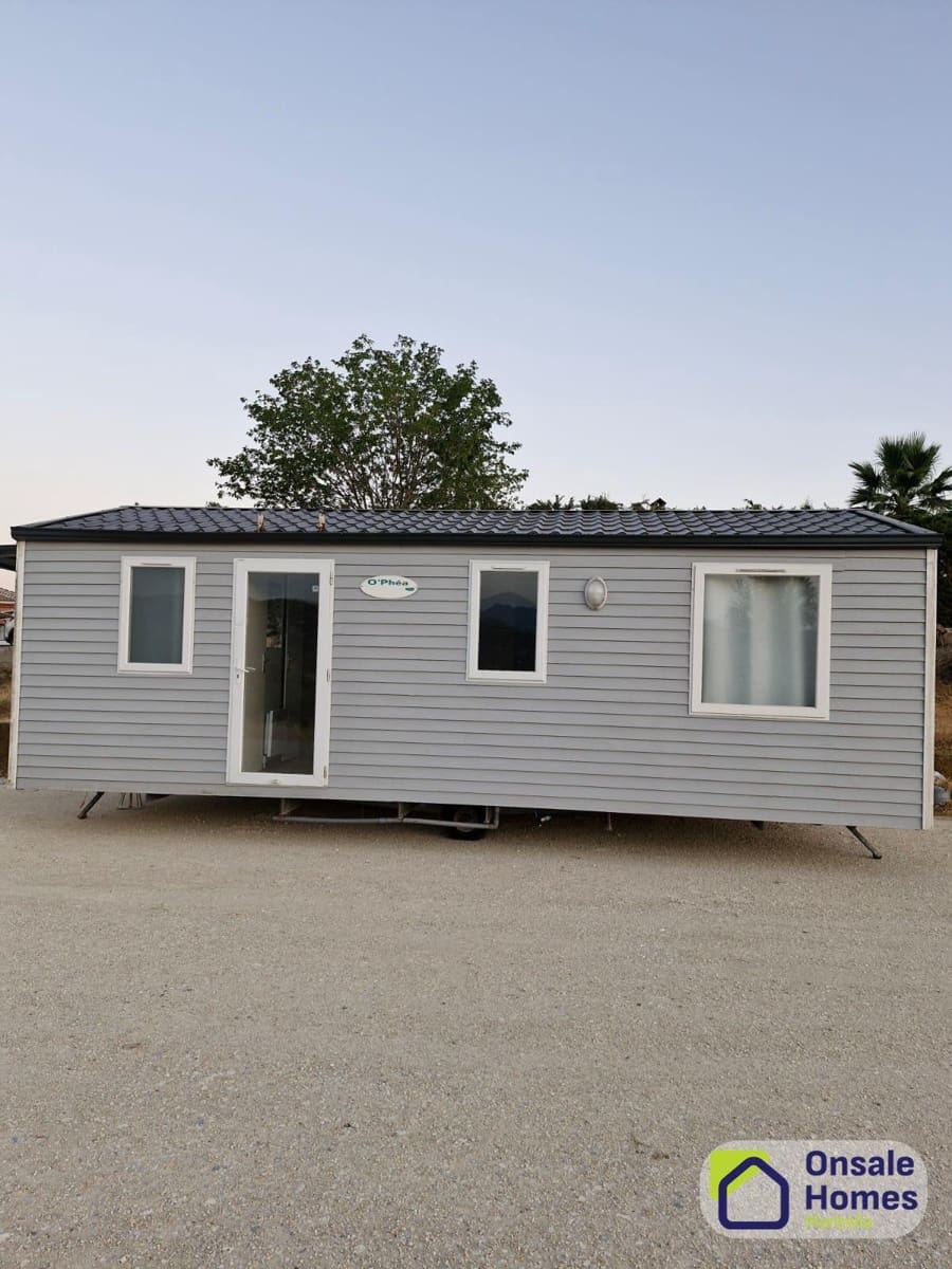 Mark till salu i Tolox - 175 000 € (Ref: 9427150)