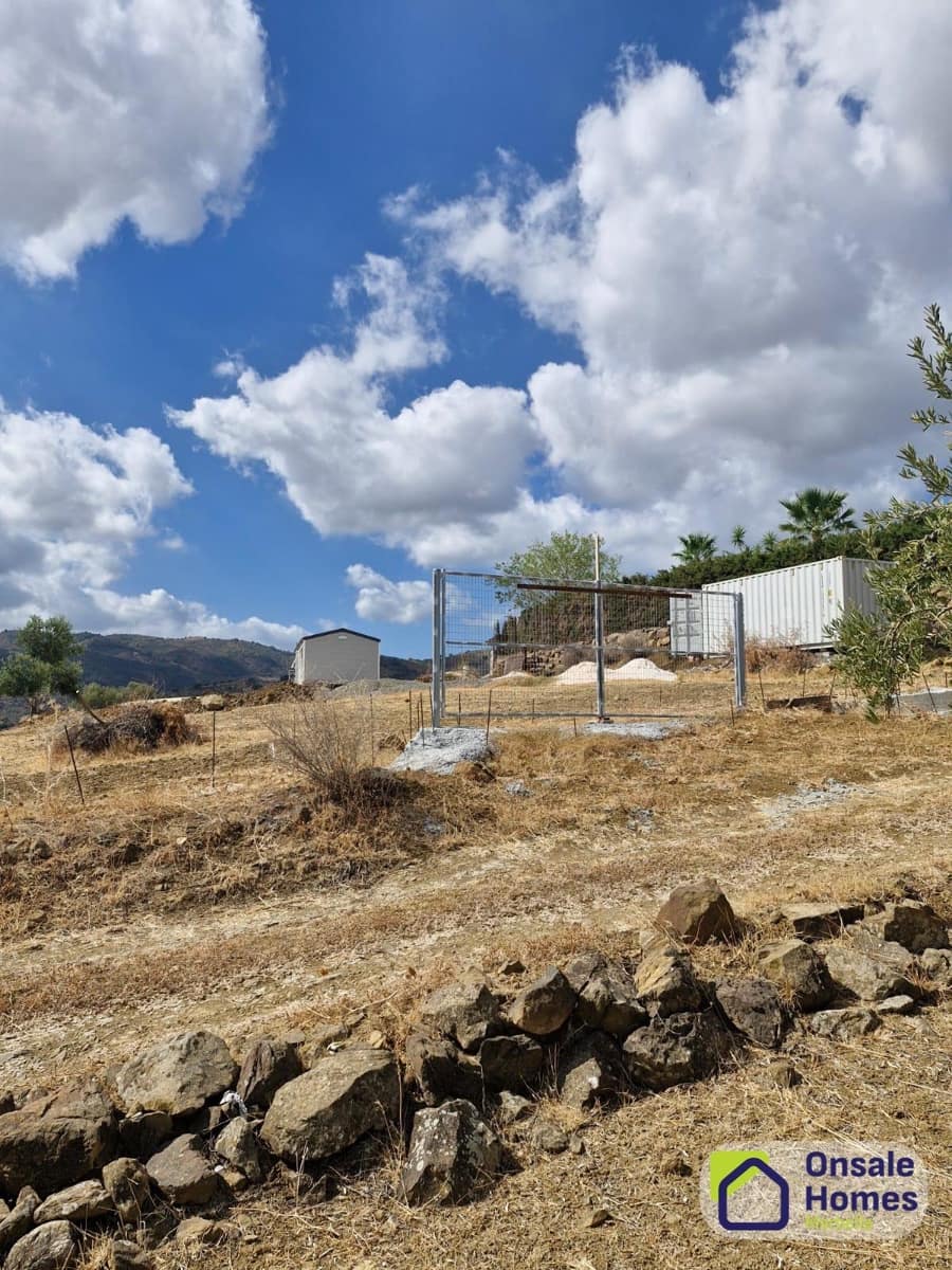 Mark till salu i Tolox - 175 000 € (Ref: 9427150)