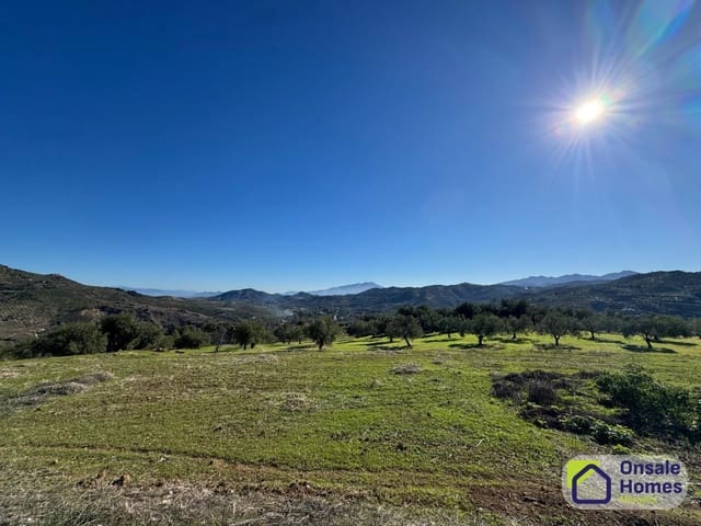 Mark till salu i Tolox - 175 000 € (Ref: 9427150)