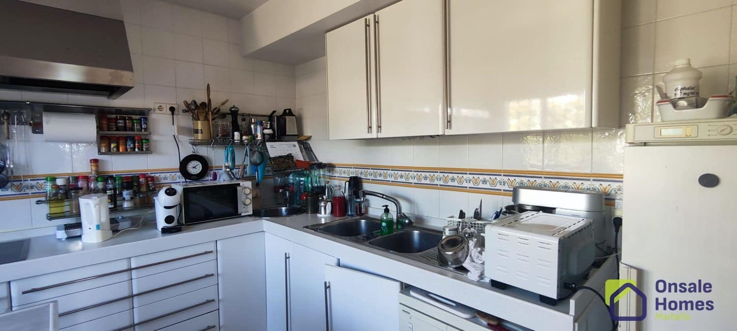 6 sypialnia Willa na sprzedaż w Marbella z basenem - 1 250 000 € (Ref: 9431258)