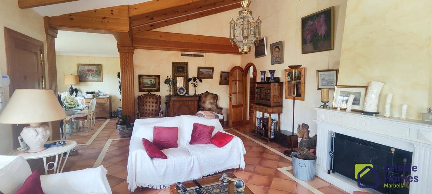 6 sypialnia Willa na sprzedaż w Marbella z basenem - 1 250 000 € (Ref: 9431258)