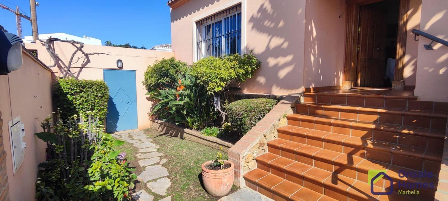 6 sypialnia Willa na sprzedaż w Marbella z basenem - 1 250 000 € (Ref: 9431258)