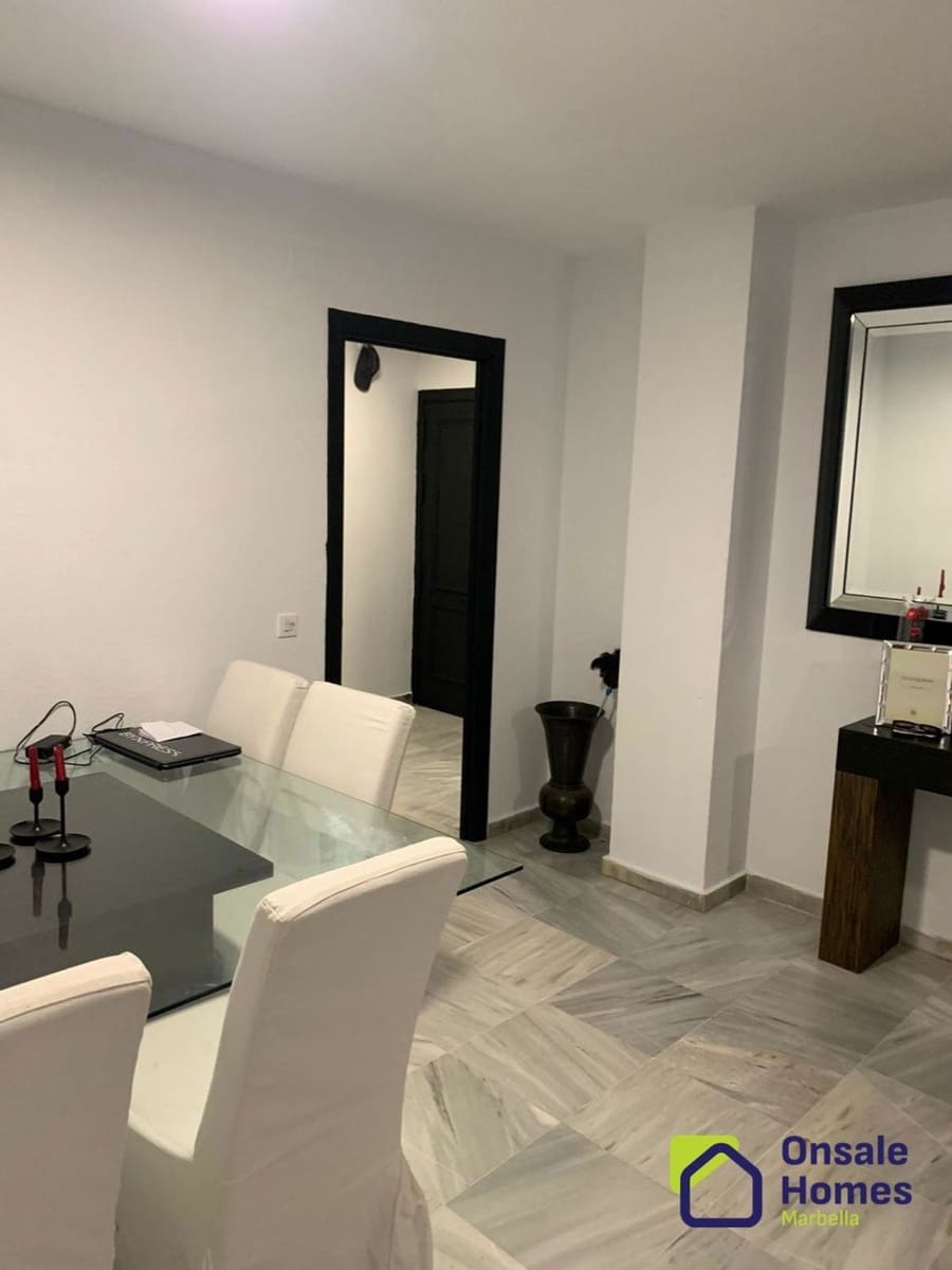 4 sypialnia Mieszkanie na sprzedaż w Marbella z garażem - 350 000 € (Ref: 9431259)