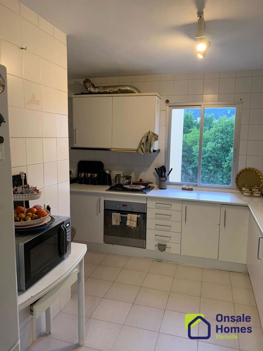 4 sypialnia Mieszkanie na sprzedaż w Marbella z garażem - 350 000 € (Ref: 9431259)