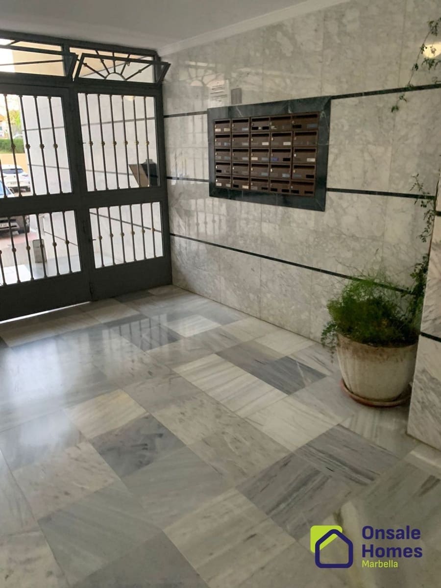 4 sypialnia Mieszkanie na sprzedaż w Marbella z garażem - 350 000 € (Ref: 9431259)