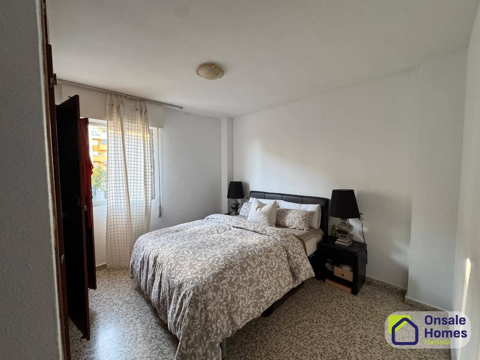 4 sypialnia Mieszkanie na sprzedaż w Marbella z garażem - 350 000 € (Ref: 9431259)