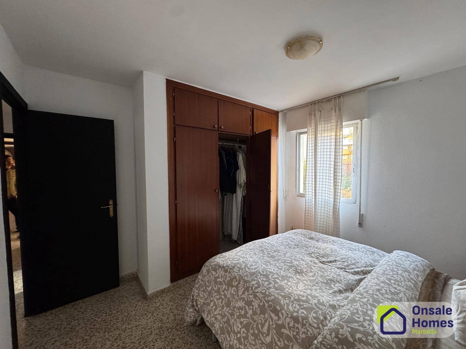 4 sypialnia Mieszkanie na sprzedaż w Marbella z garażem - 350 000 € (Ref: 9431259)