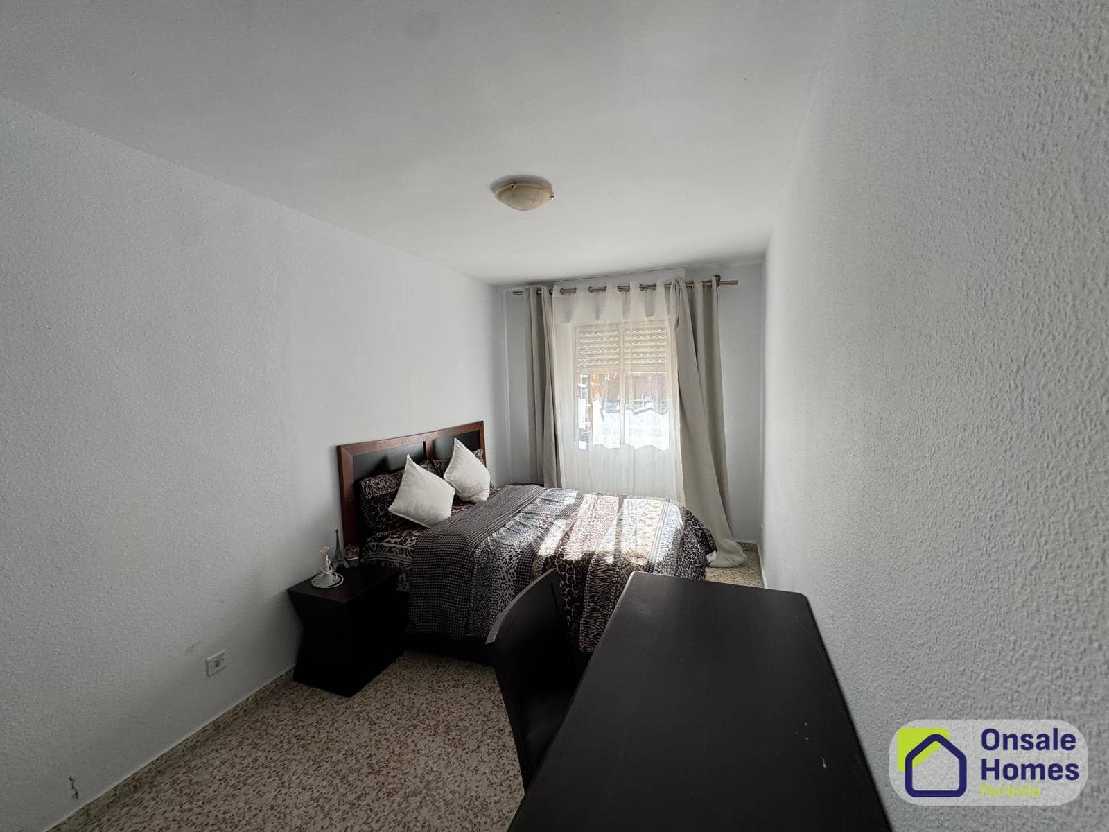 4 sypialnia Mieszkanie na sprzedaż w Marbella z garażem - 350 000 € (Ref: 9431259)