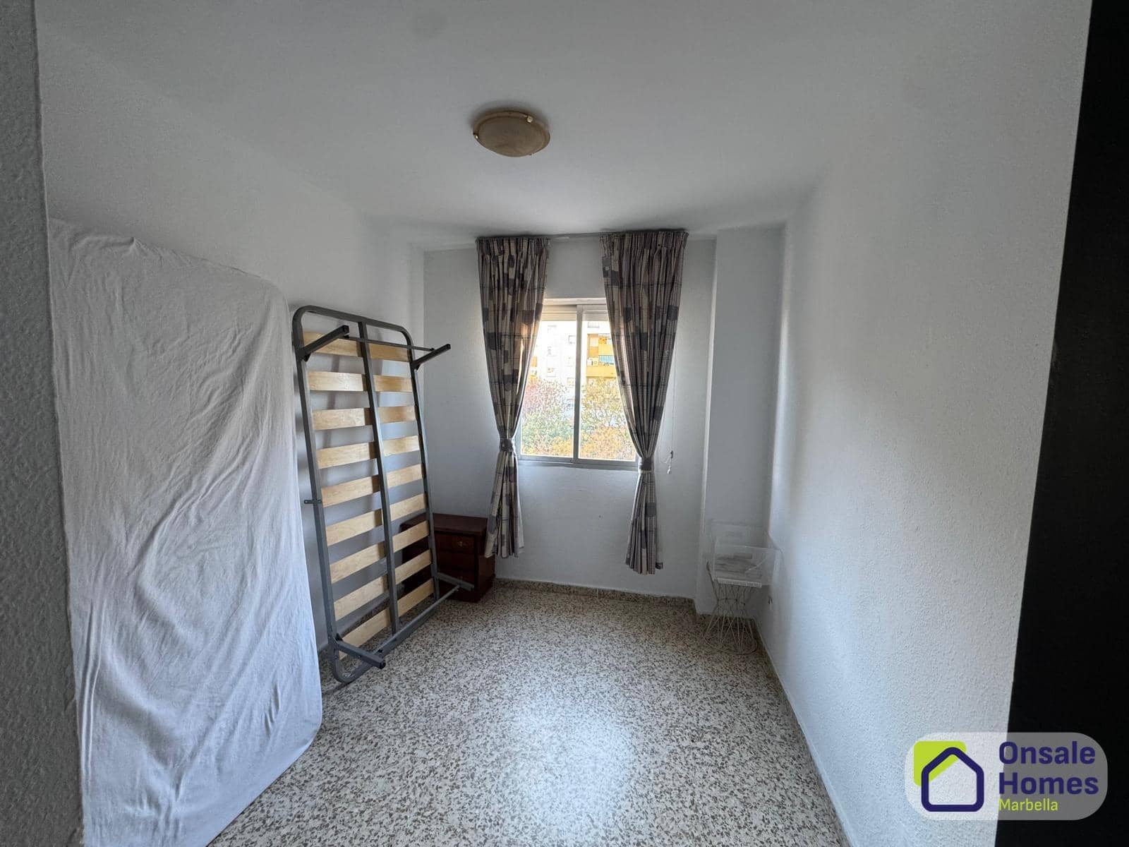 4 sypialnia Mieszkanie na sprzedaż w Marbella z garażem - 350 000 € (Ref: 9431259)