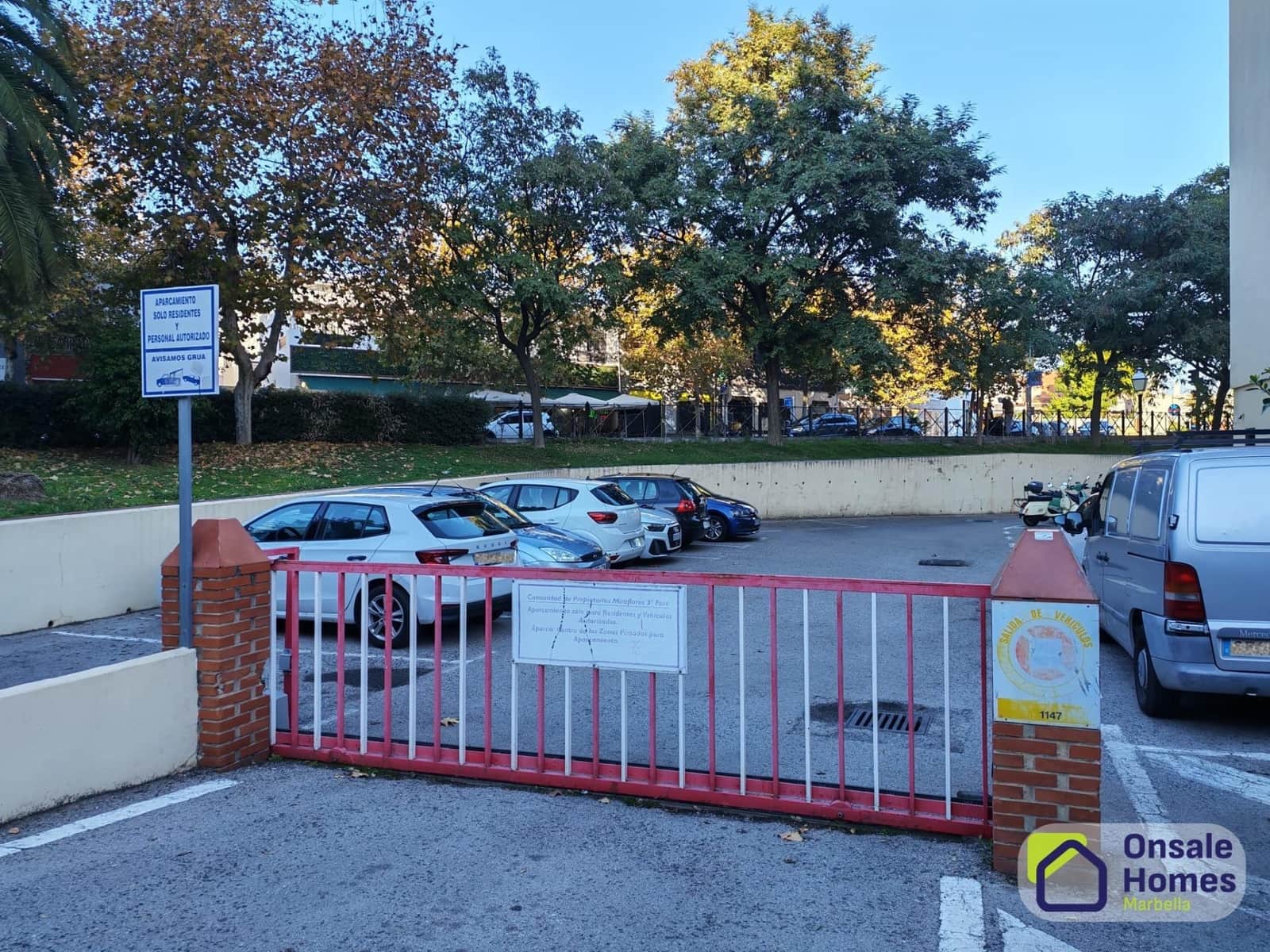 4 sypialnia Mieszkanie na sprzedaż w Marbella z garażem - 350 000 € (Ref: 9431259)