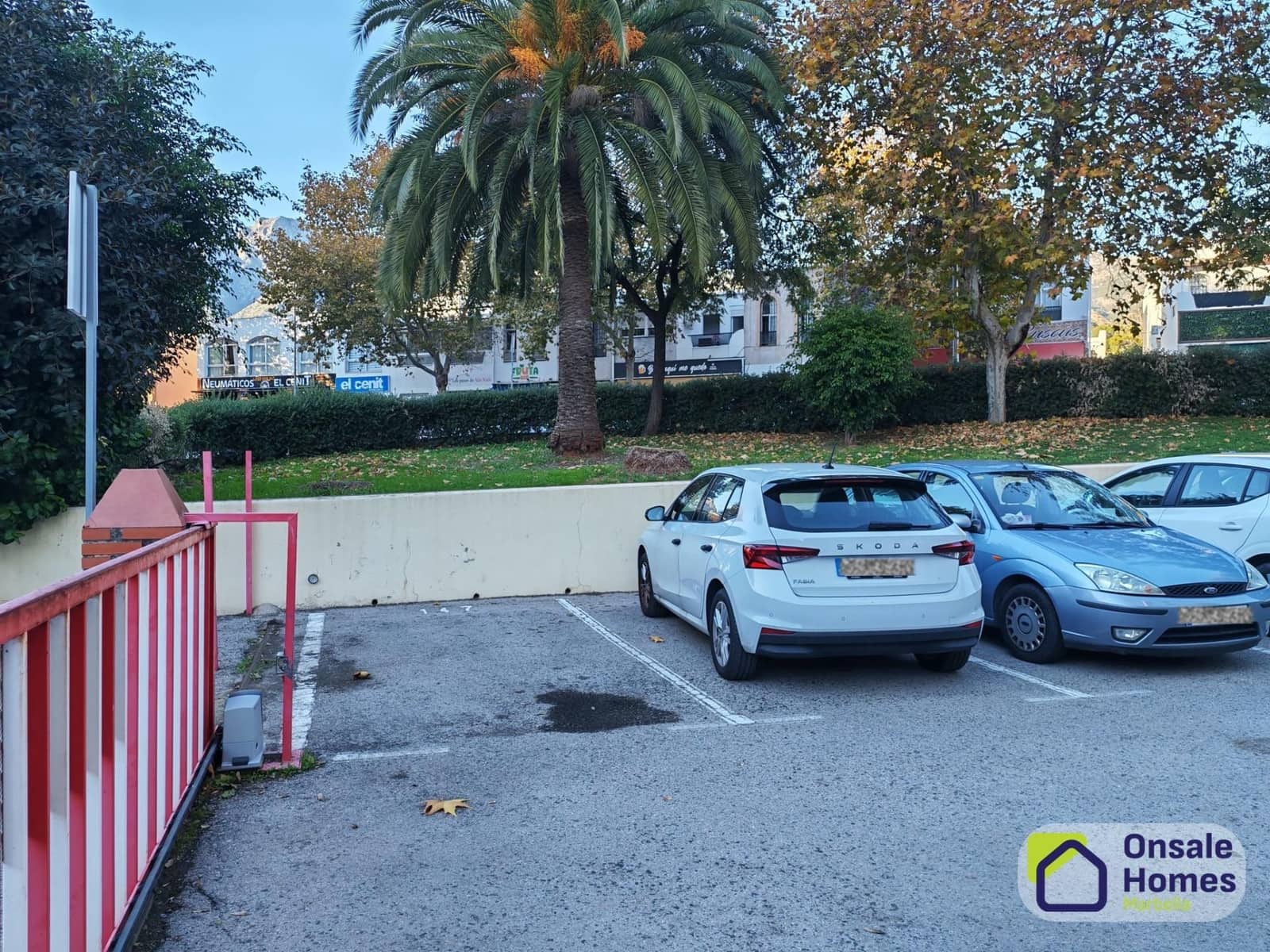 4 sypialnia Mieszkanie na sprzedaż w Marbella z garażem - 350 000 € (Ref: 9431259)