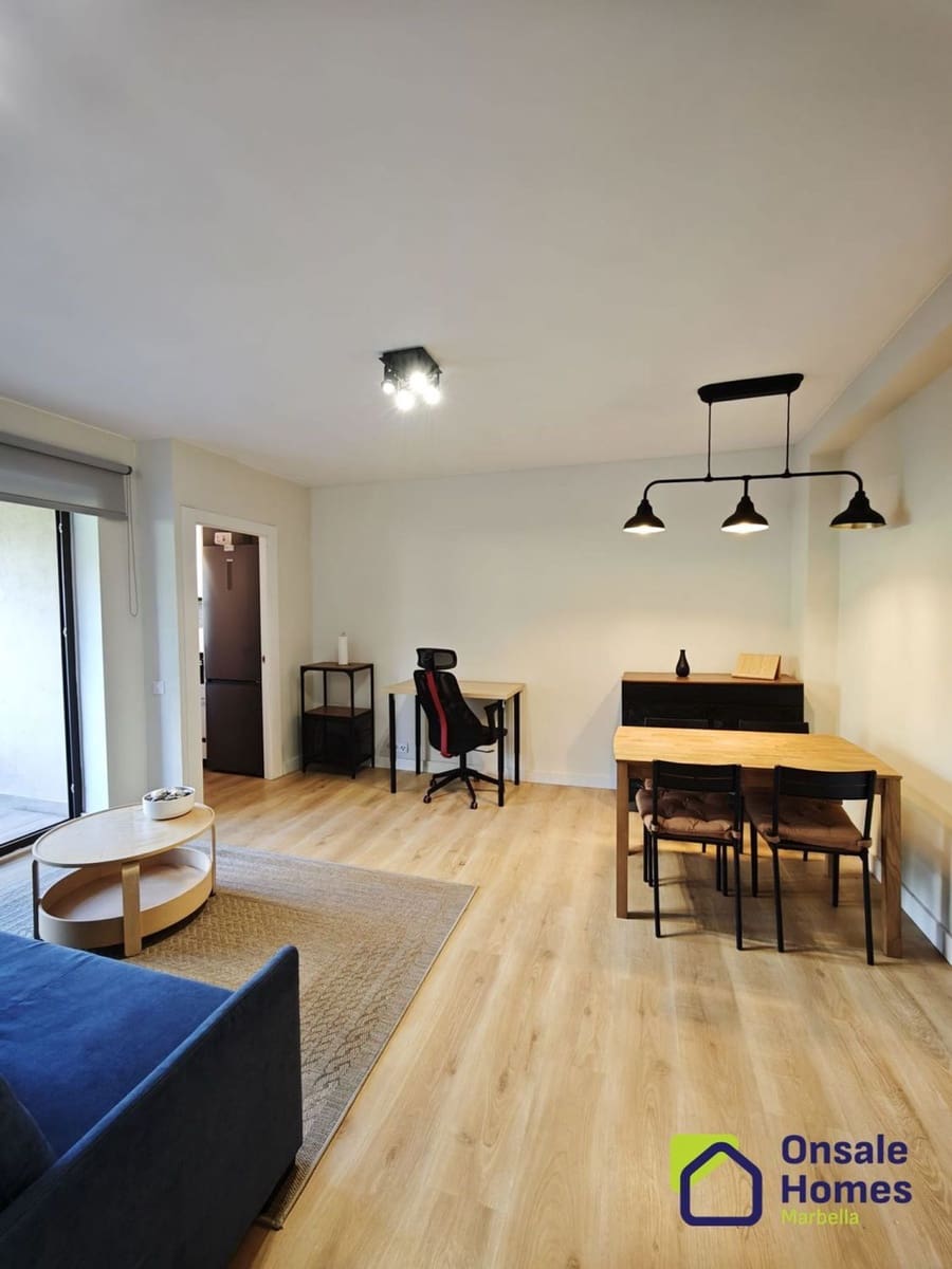 1 sypialnia Apartament do wynajęcia w Nueva Andalucia - 1 500 € (Ref: 9434589)