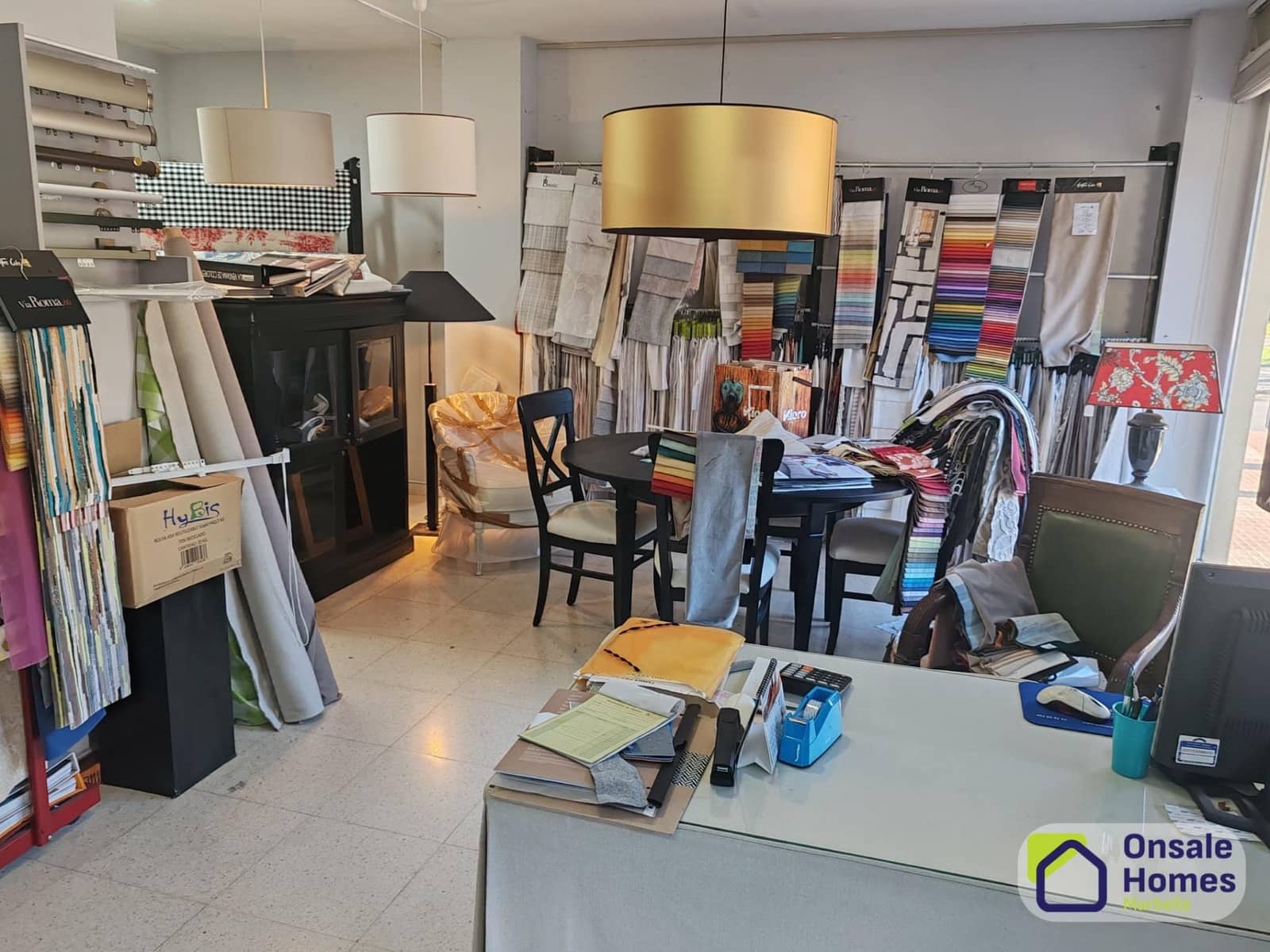 Commercial for rent in Marbella with garage - € 4,800 (Ref: 9437707)