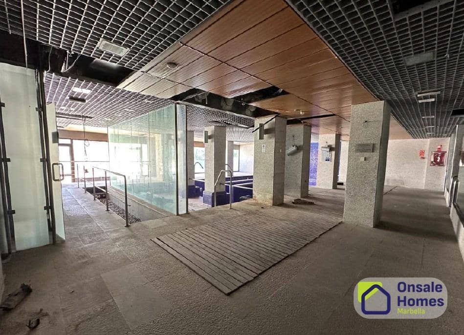 Commercial for rent in Marbella - € 25,000 (Ref: 9446293)