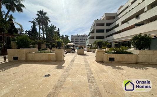 Commercial for rent in Marbella Centro, Marbella with garage - € 30,000 (Ref: 9446294)