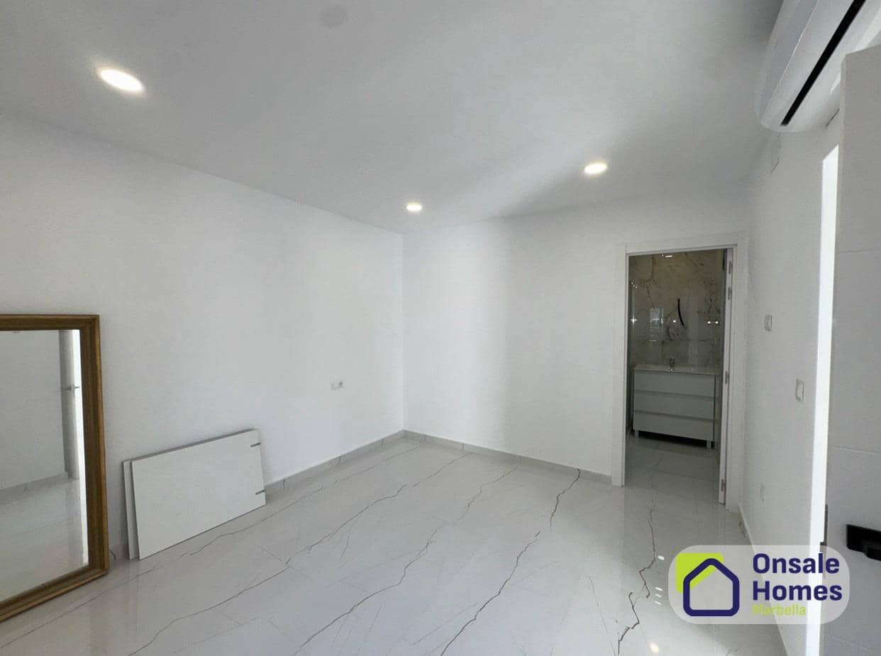 4 makuuhuone Huoneisto myytävänä paikassa Alhaurin el Grande mukana 
autotalli - 329 000 € (Ref: 9450238)