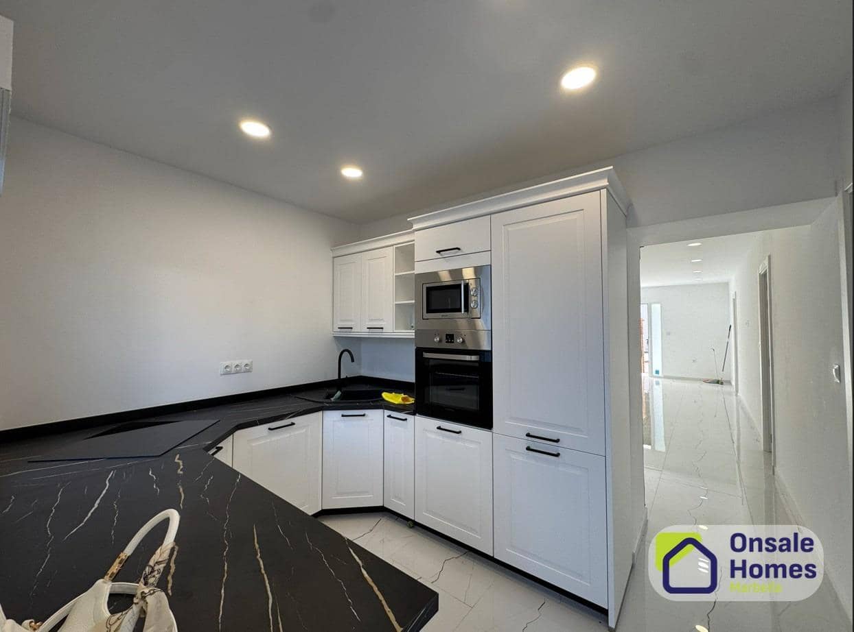 4 makuuhuone Huoneisto myytävänä paikassa Alhaurin el Grande mukana 
autotalli - 329 000 € (Ref: 9450238)