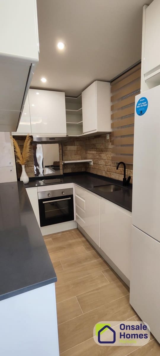 5 makuuhuone Huoneisto myytävänä paikassa Marbella mukana uima-altaan - 365 000 € (Ref: 9468450)