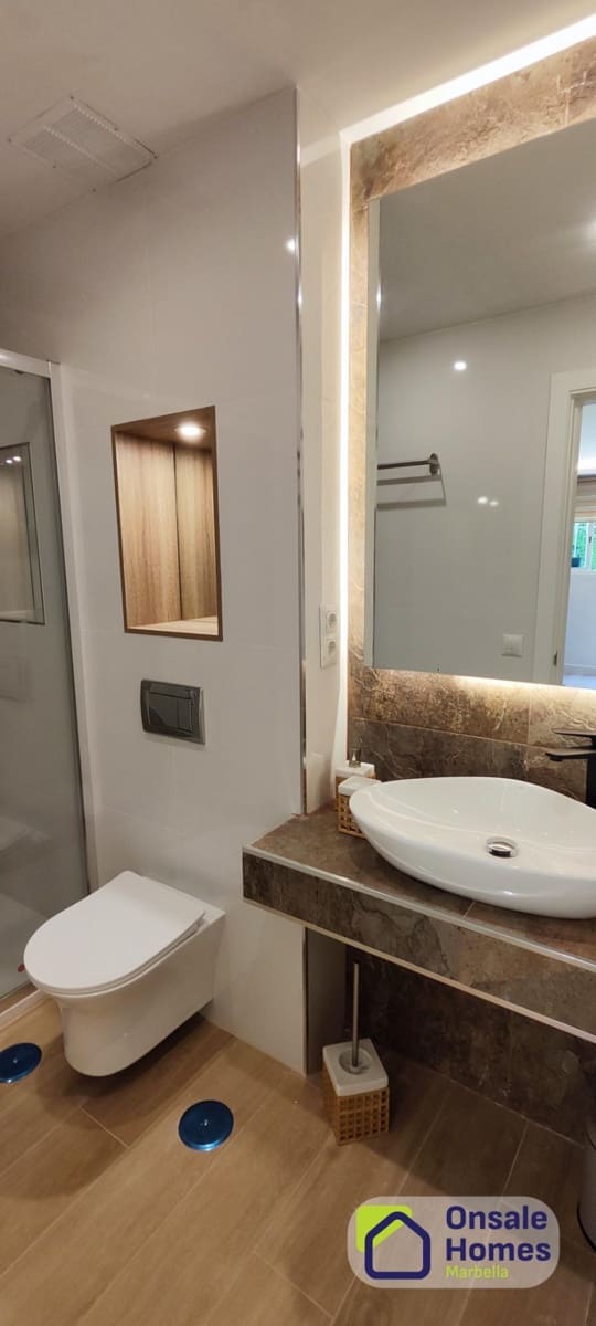 5 makuuhuone Huoneisto myytävänä paikassa Marbella mukana uima-altaan - 365 000 € (Ref: 9468450)