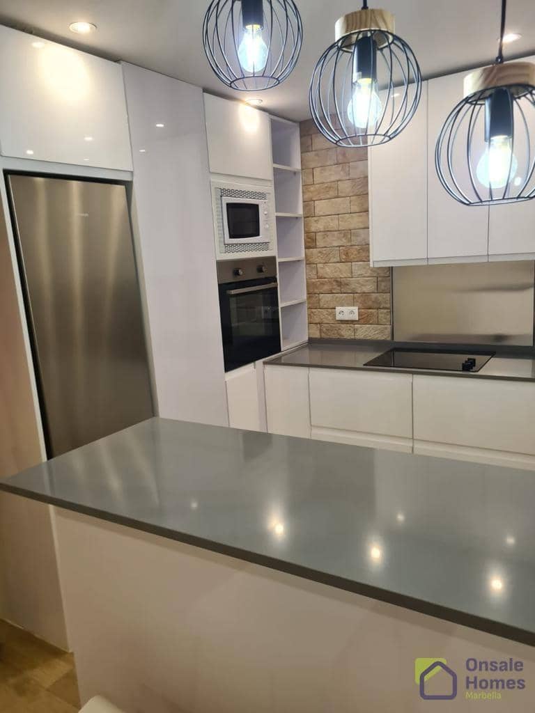 5 makuuhuone Huoneisto myytävänä paikassa Marbella mukana uima-altaan - 365 000 € (Ref: 9468450)