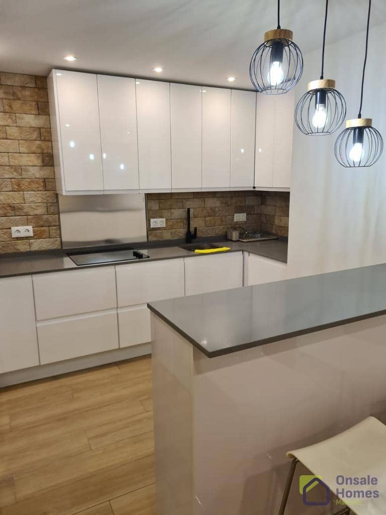 5 makuuhuone Huoneisto myytävänä paikassa Marbella mukana uima-altaan - 365 000 € (Ref: 9468450)