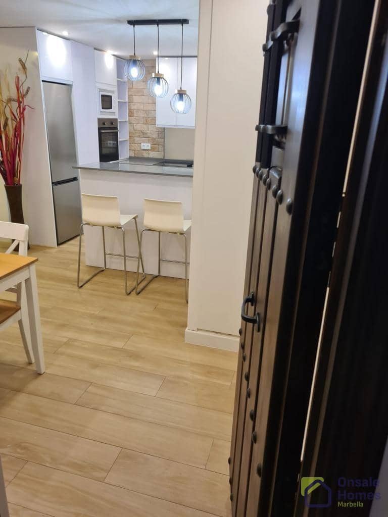 5 makuuhuone Huoneisto myytävänä paikassa Marbella mukana uima-altaan - 365 000 € (Ref: 9468450)