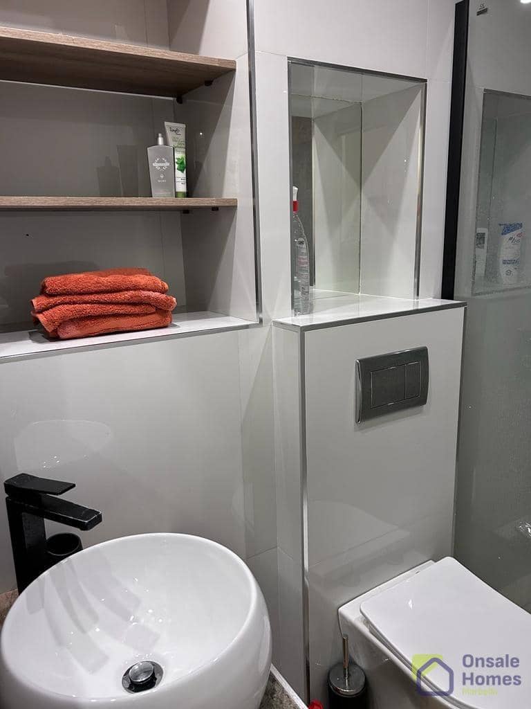 5 makuuhuone Huoneisto myytävänä paikassa Marbella mukana uima-altaan - 365 000 € (Ref: 9468450)