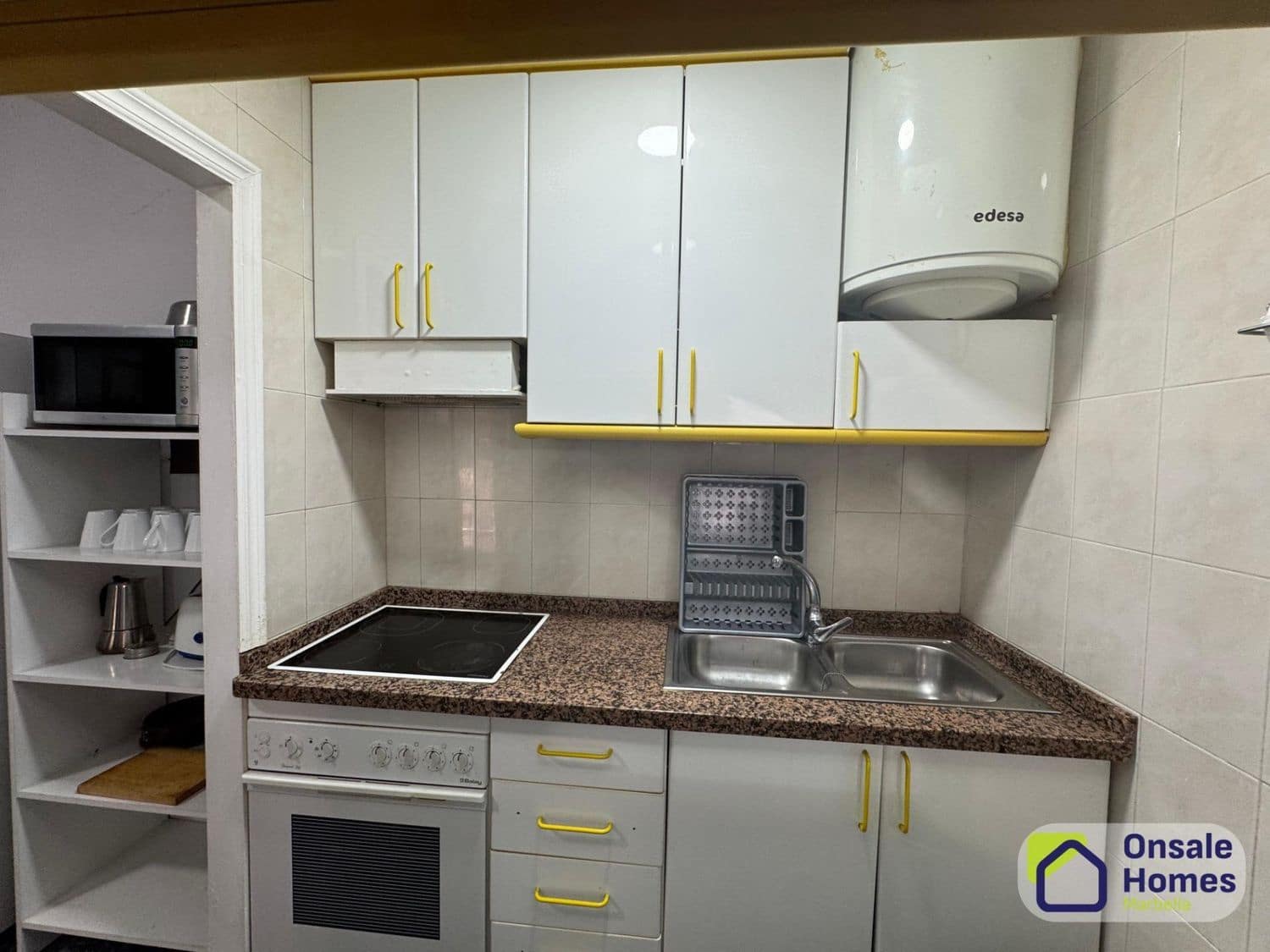 3 sypialnia Willa na sprzedaż w Marbella z basenem garażem - 595 000 € (Ref: 9500586)