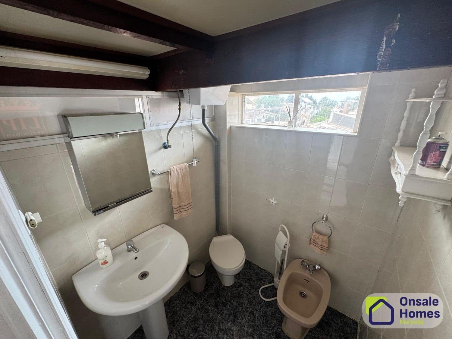 3 sypialnia Willa na sprzedaż w Marbella z basenem garażem - 595 000 € (Ref: 9500586)