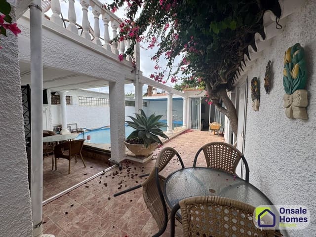 3 sypialnia Willa na sprzedaż w El Rosario, Marbella z basenem garażem - 595 000 € (Ref: 9500586)