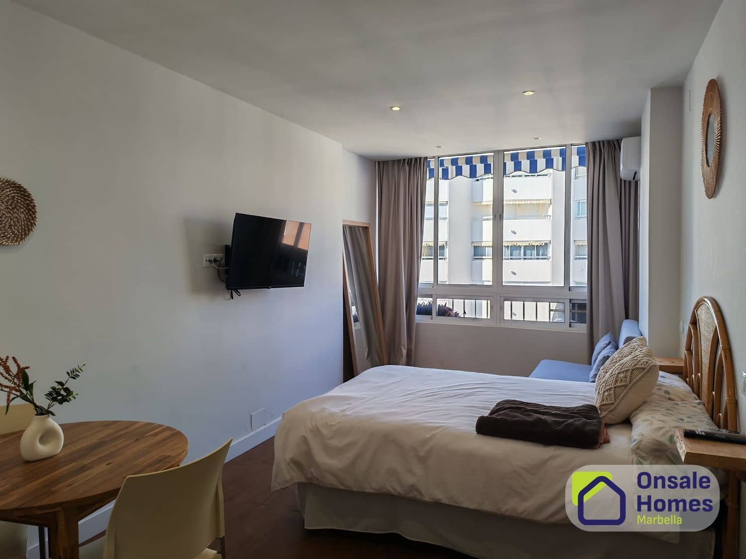 Apartment for rent in Marbella with pool garage - € 1,150 (Ref: 9511993)