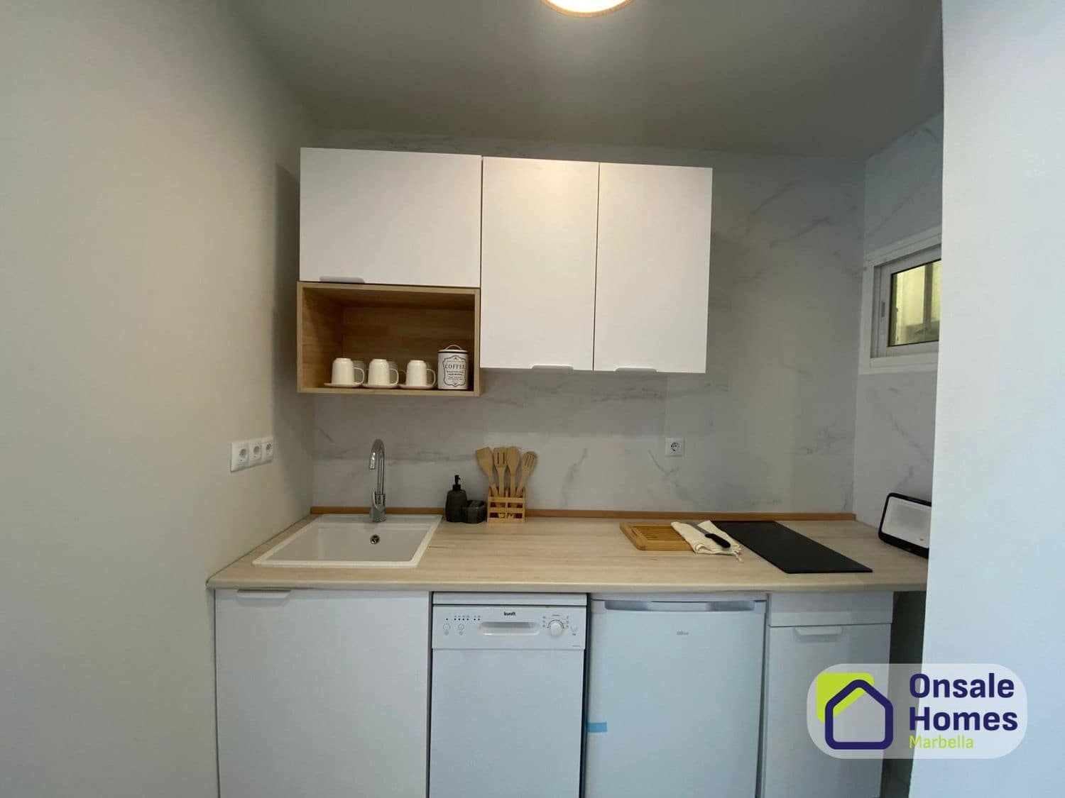 Apartment for rent in Marbella with pool garage - € 1,150 (Ref: 9511993)