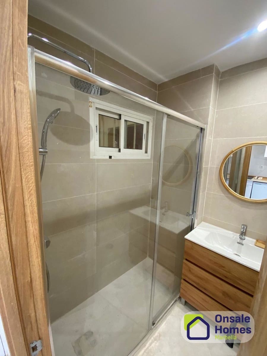 Apartment for rent in Marbella with pool garage - € 1,150 (Ref: 9511993)