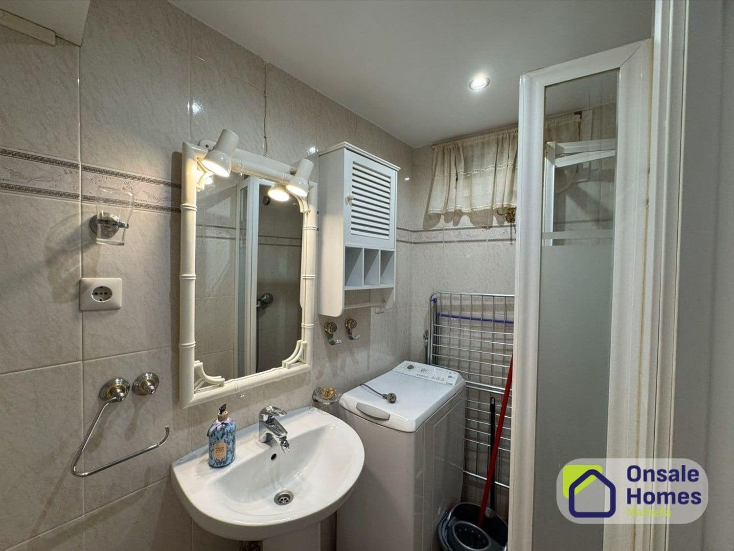 Leilighet til leie i Marbella med garasje - € 1 150 (Ref: 9518070)