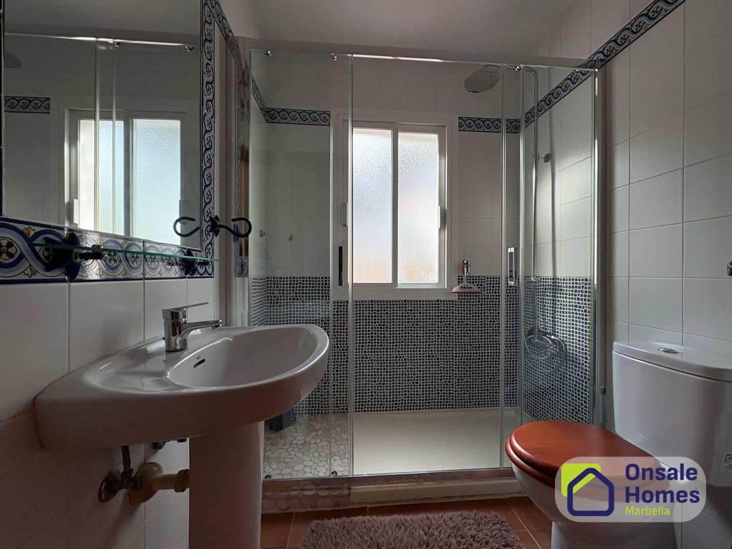 Villa/Maison de 6 chambres à louer à Marbella avec piscine garage - 3 900 € (Ref: 9518071)