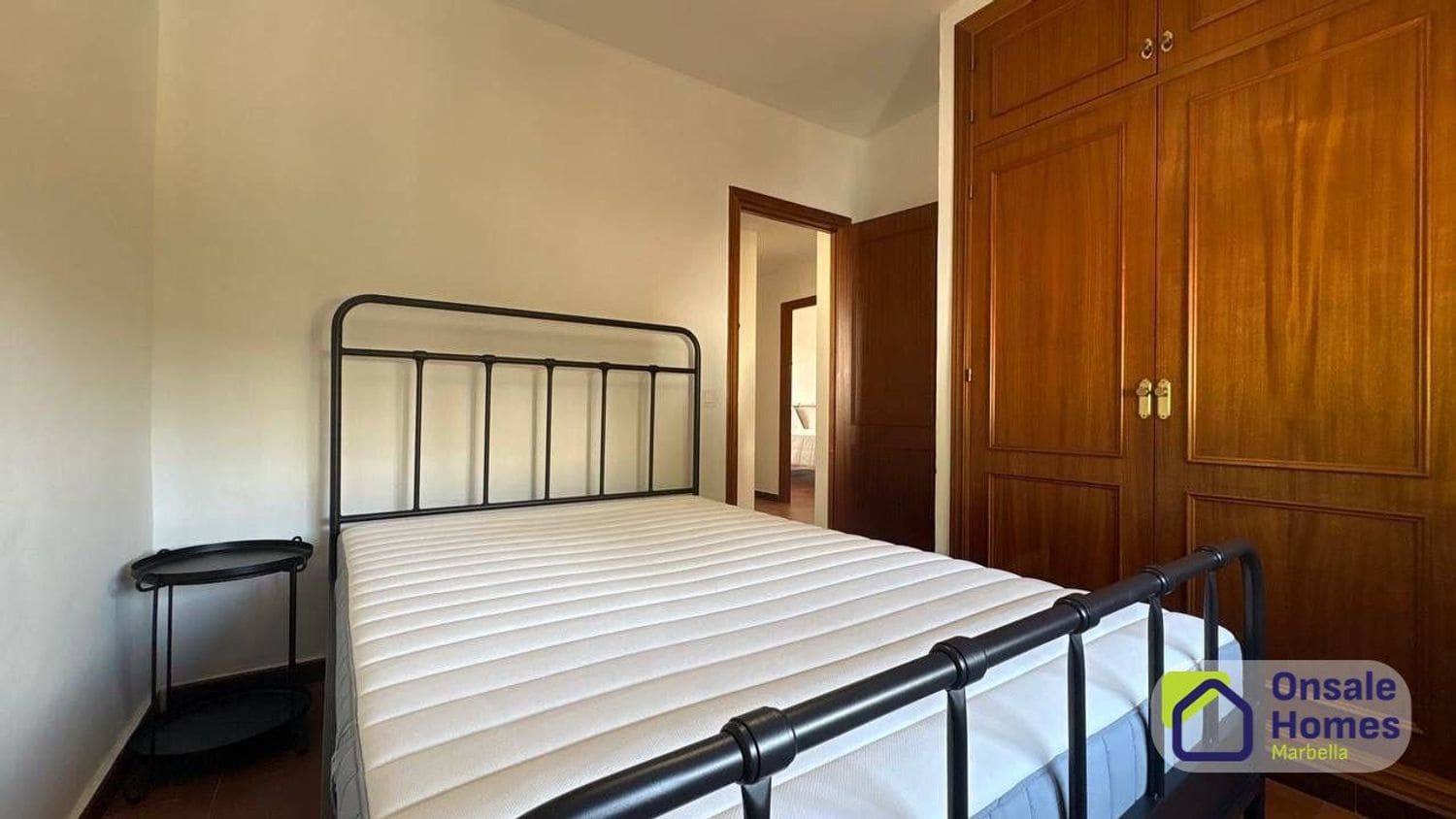 Villa/Maison de 6 chambres à louer à Marbella avec piscine garage - 3 900 € (Ref: 9518071)