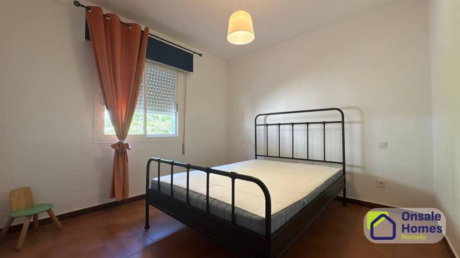 Villa/Maison de 6 chambres à louer à Marbella avec piscine garage - 3 900 € (Ref: 9518071)