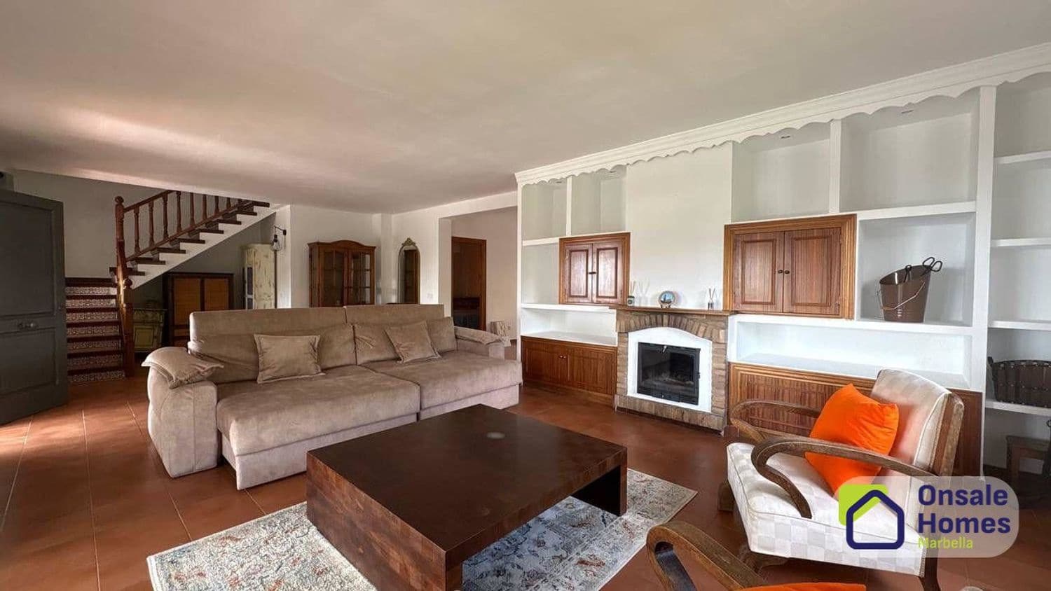 Villa/Maison de 6 chambres à louer à Marbella avec piscine garage - 3 900 € (Ref: 9518071)