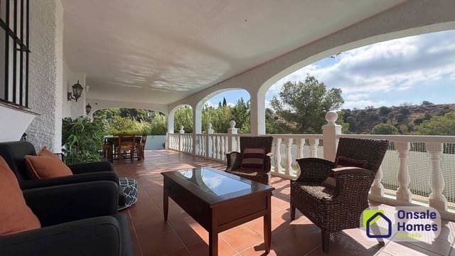 6 bedroom Villa for rent in Huerta del Prado - La Montua, Marbella with pool garage - € 3,900 (Ref: 9518071)