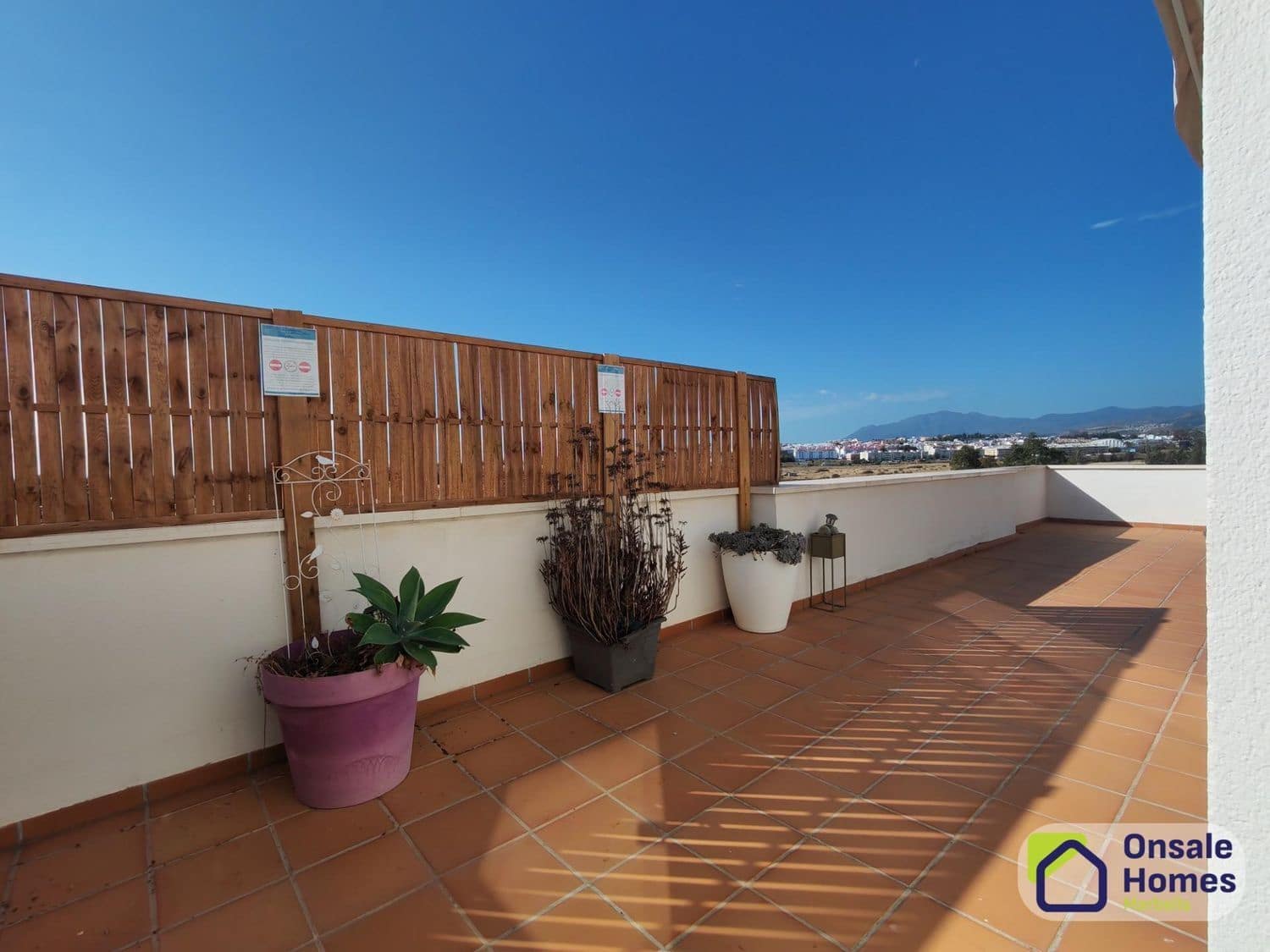 1 sypialnia Apartament do wynajęcia w Nueva Andalucia z basenem garażem - 1 700 € (Ref: 9529220)