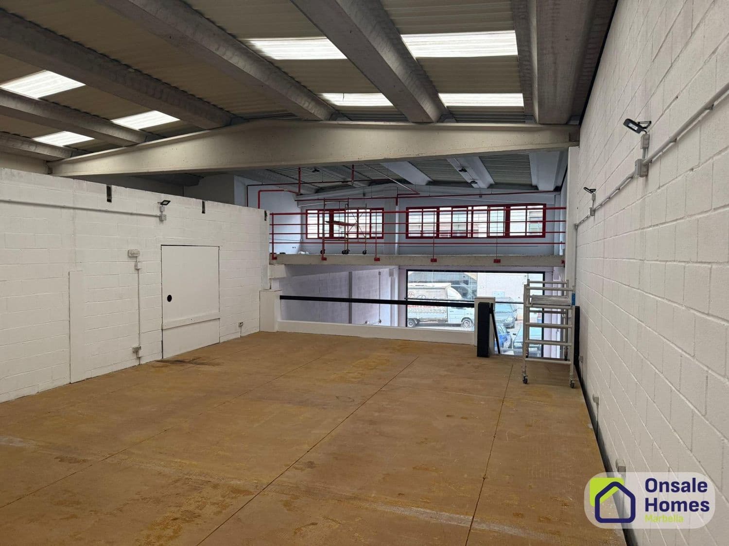 Local Comercial en Nueva Andalucia en alquiler - 4.850 € (Ref: 9529221)