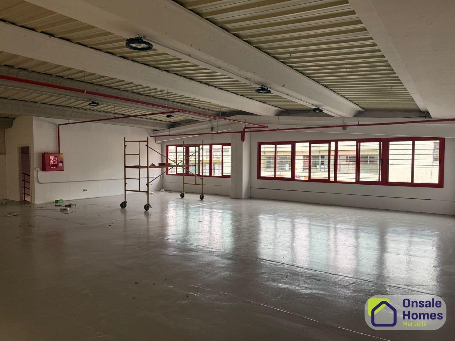 Local Comercial en Nueva Andalucia en alquiler - 4.850 € (Ref: 9529221)