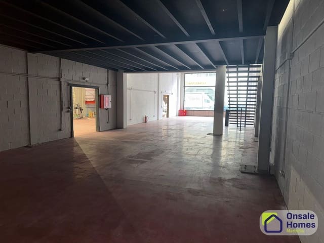 Commercieel te huur in Las Brisas, Marbella - € 4.850 (Ref: 9529221)