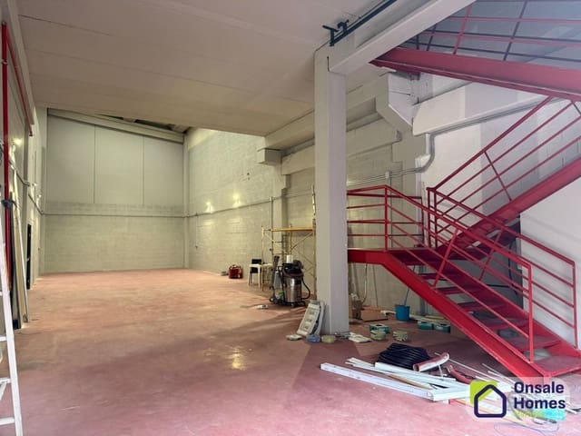 Commercieel te huur in Las Brisas, Marbella - € 4.850 (Ref: 9529221)