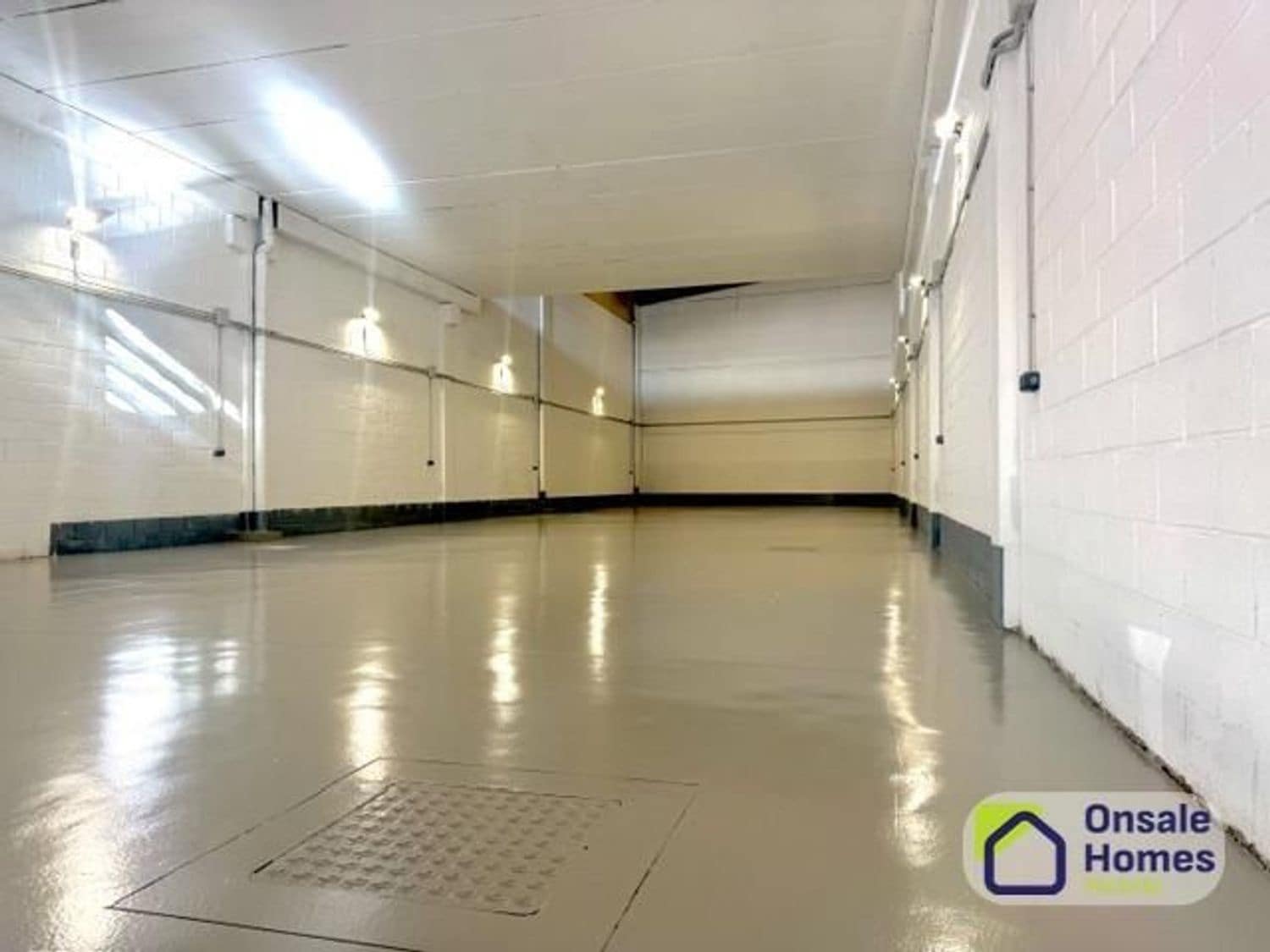 Commercieel te huur in Nueva Andalucia - € 4.500 (Ref: 9529222)