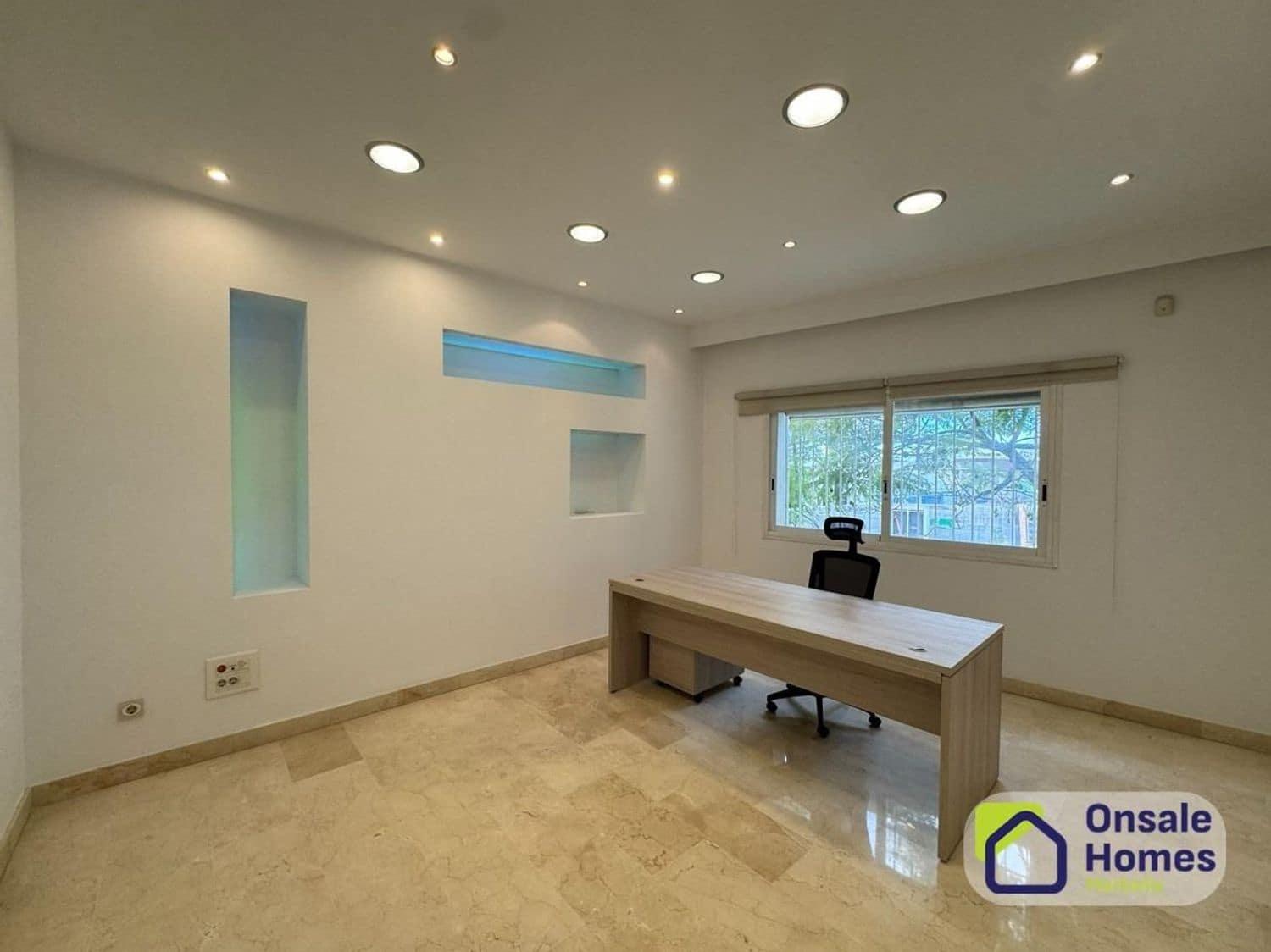 Kommersiell til salgs i Marbella - € 1 210 000 (Ref: 9529226)