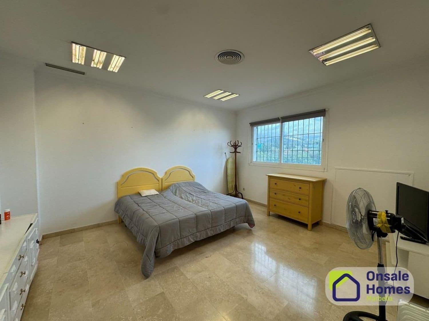 Kommersiell til salgs i Marbella - € 1 210 000 (Ref: 9529226)