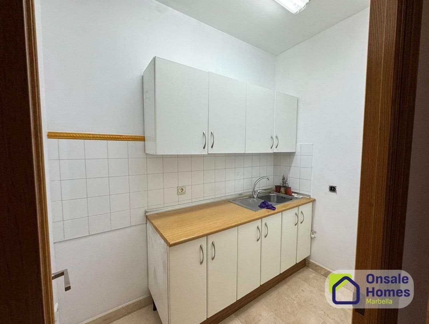 Kommersiell til salgs i Marbella - € 1 210 000 (Ref: 9529226)