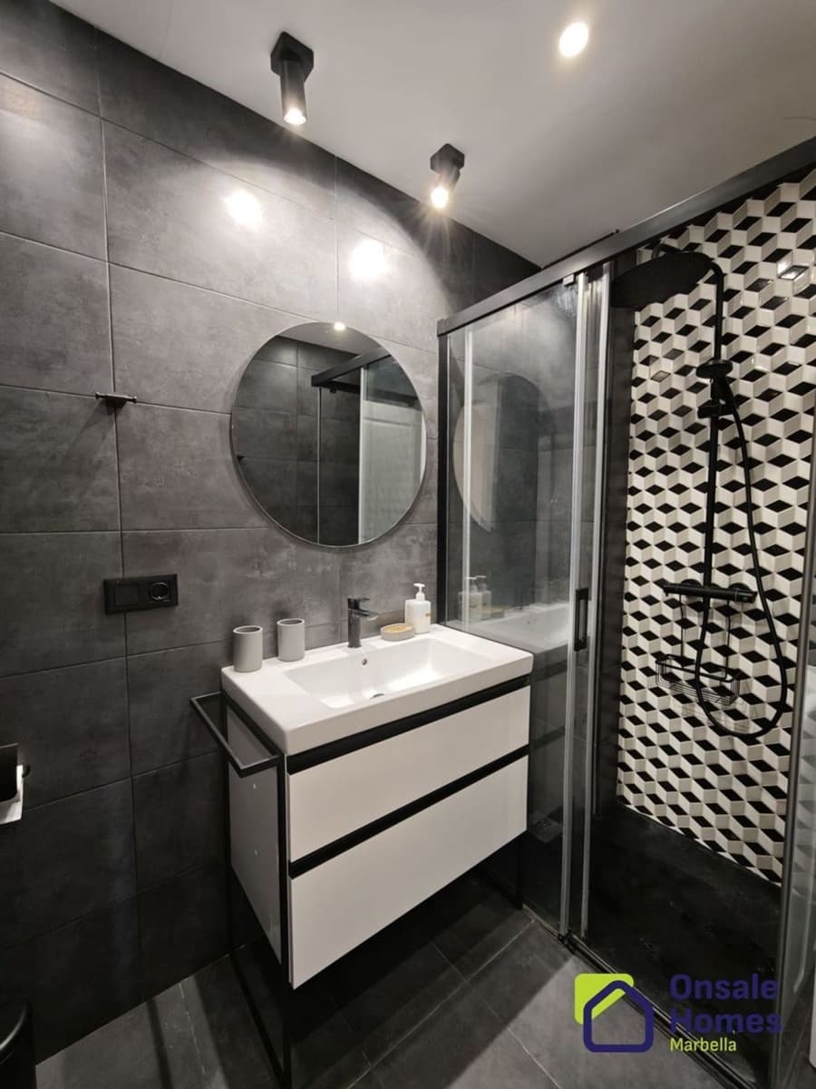 1 bedroom Apartment for rent in Aloha Golf with pool garage - € 1,500 (Ref: 9529228)